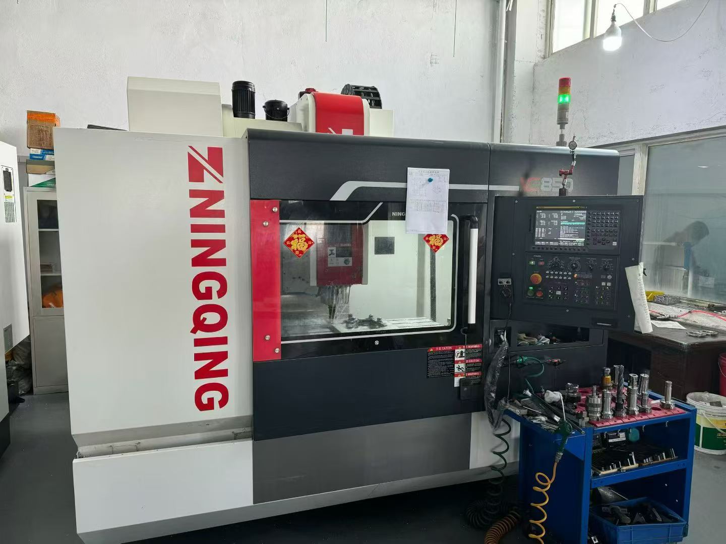 Used Vertical Machining Center photo 3