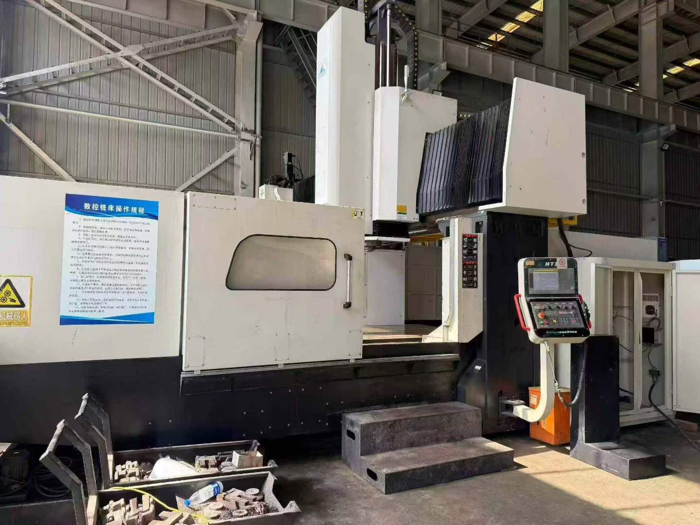 Used Heavy Duty CNC Gantry Milling Machine with 2600 mm x 1600 mm Worktable