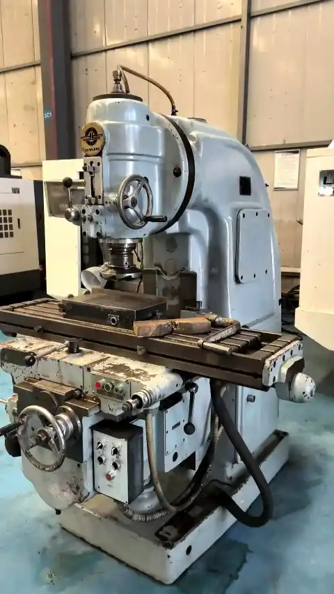Used Beijing Dali 5032 Milling Machine with DRO and Magnetic Chuck