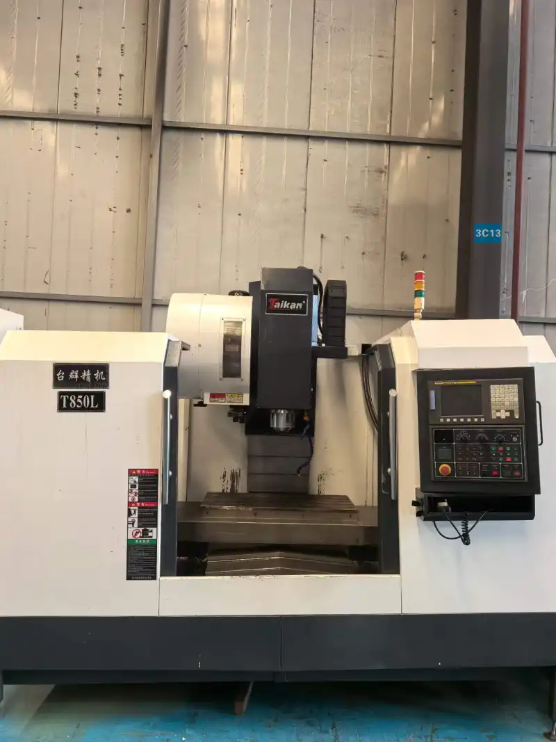 Used 850 Machining Center with Fanuc MD Control, 24-Tool Magazine, 2 Units in Stock photo 1
