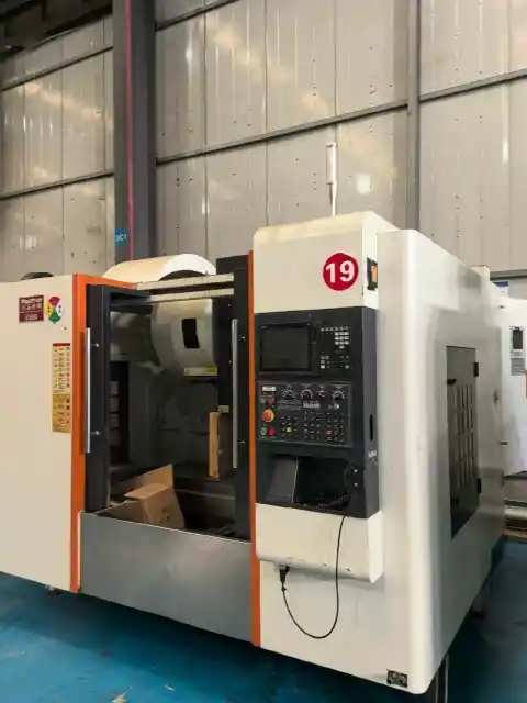 Centro de mecanizado usado 855 con control Mitsubishi M80