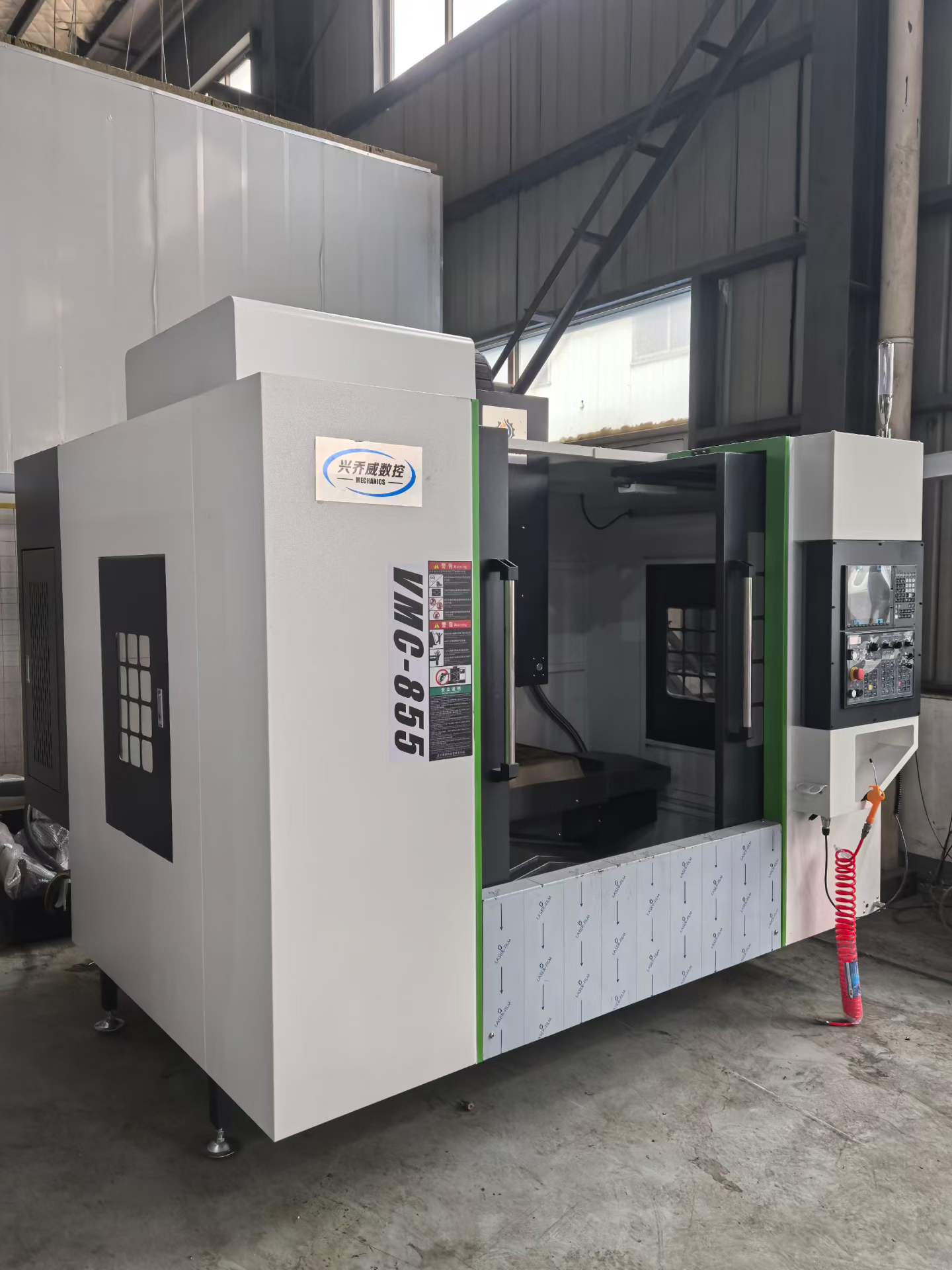 Used 855 Machining Center with Mitsubishi M 80 Control photo 2