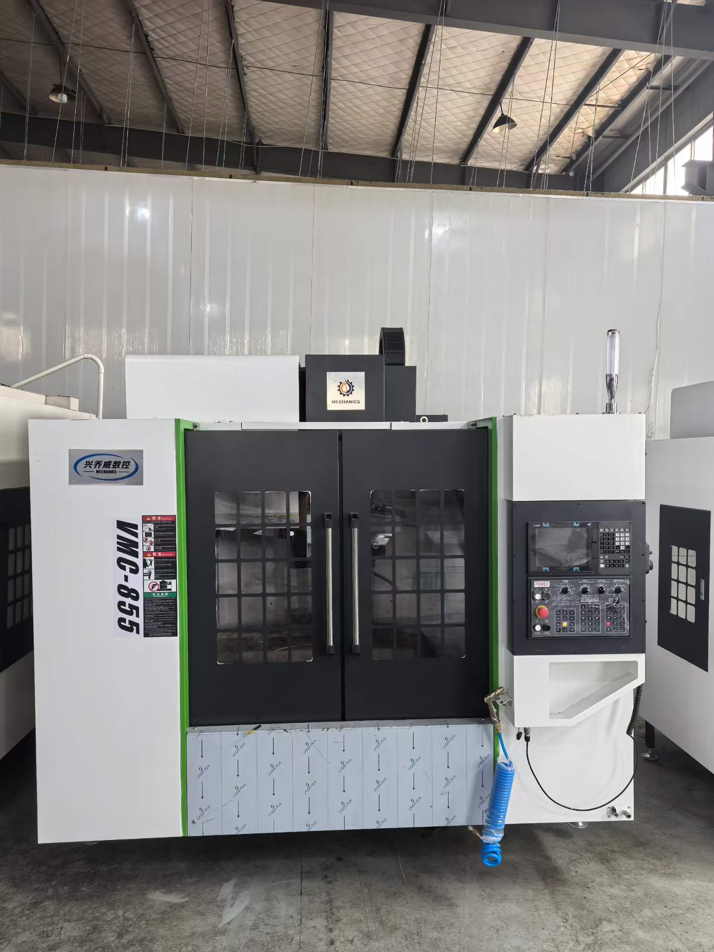 Used 855 Machining Center with Mitsubishi M 80 Control photo 3