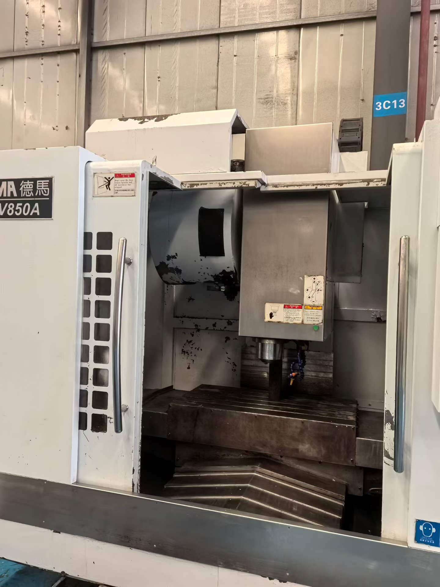 Used DeMa 850 Machining Center with Fanuc Control photo 3