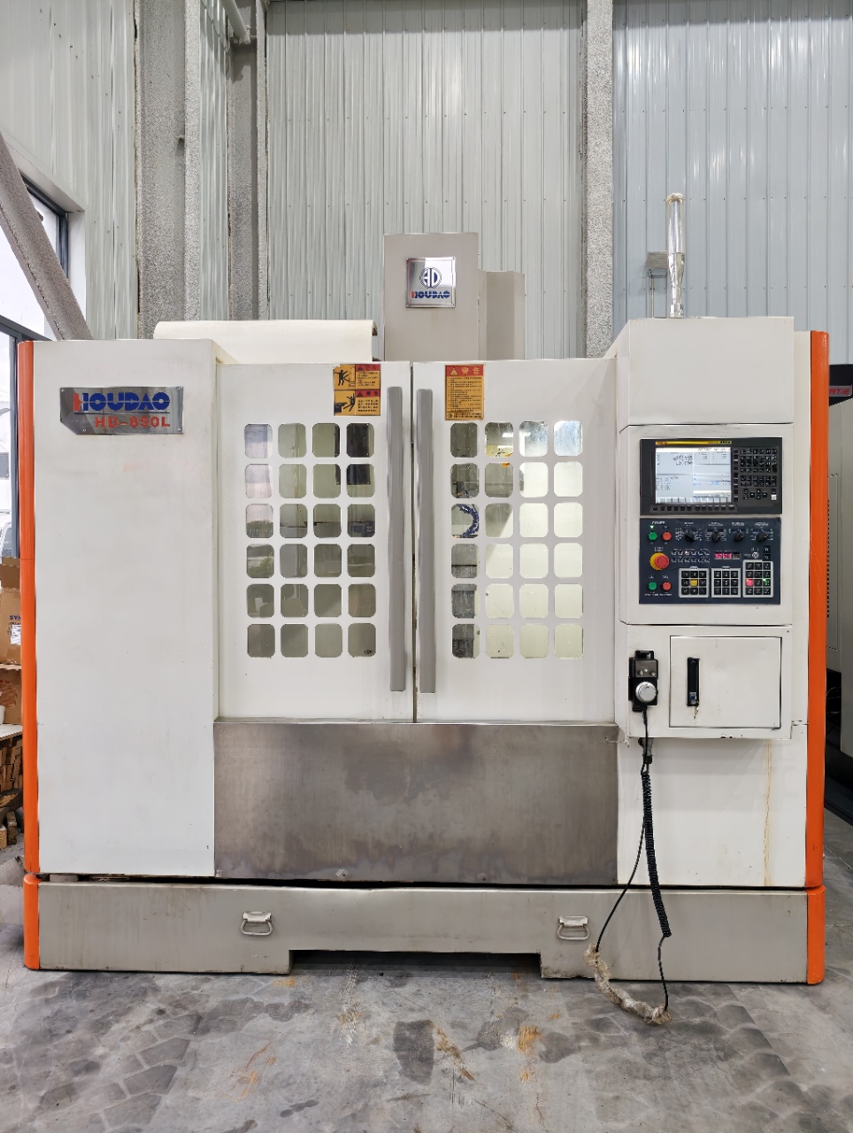 Used Houdao 850 Machining Center with FANUC Control photo 2