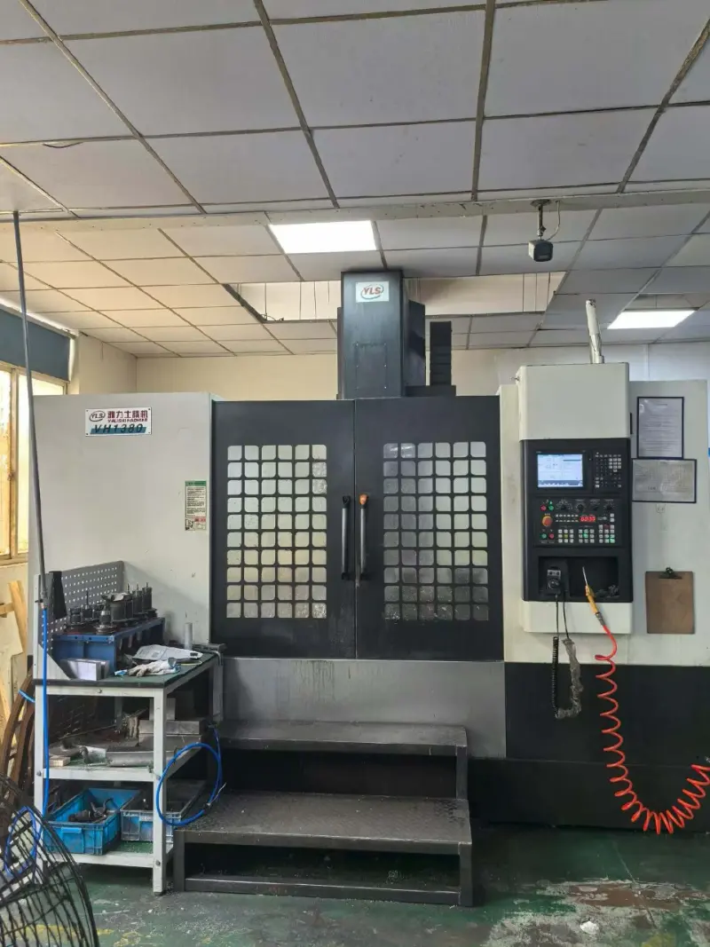 Used Yalishi 1380 Vertical Machining Center with Mitsubishi M 80 photo 1