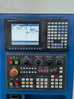 Used Yizheng 850 Vertical Machining Center with Mitsubishi M 70 A photo 6