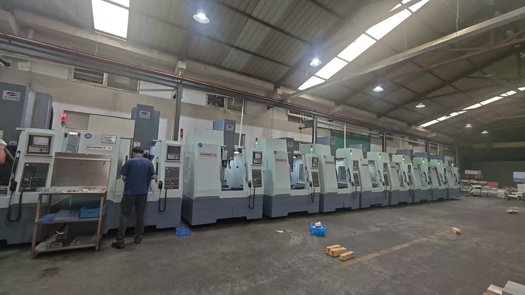 CAMPRO 550 Machining Center with FANUC Control photo 3
