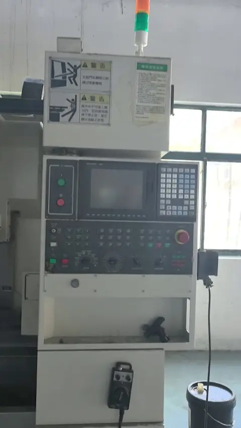 Centro de mecanizado LITZ DV-600 con Mitsubishi M 70