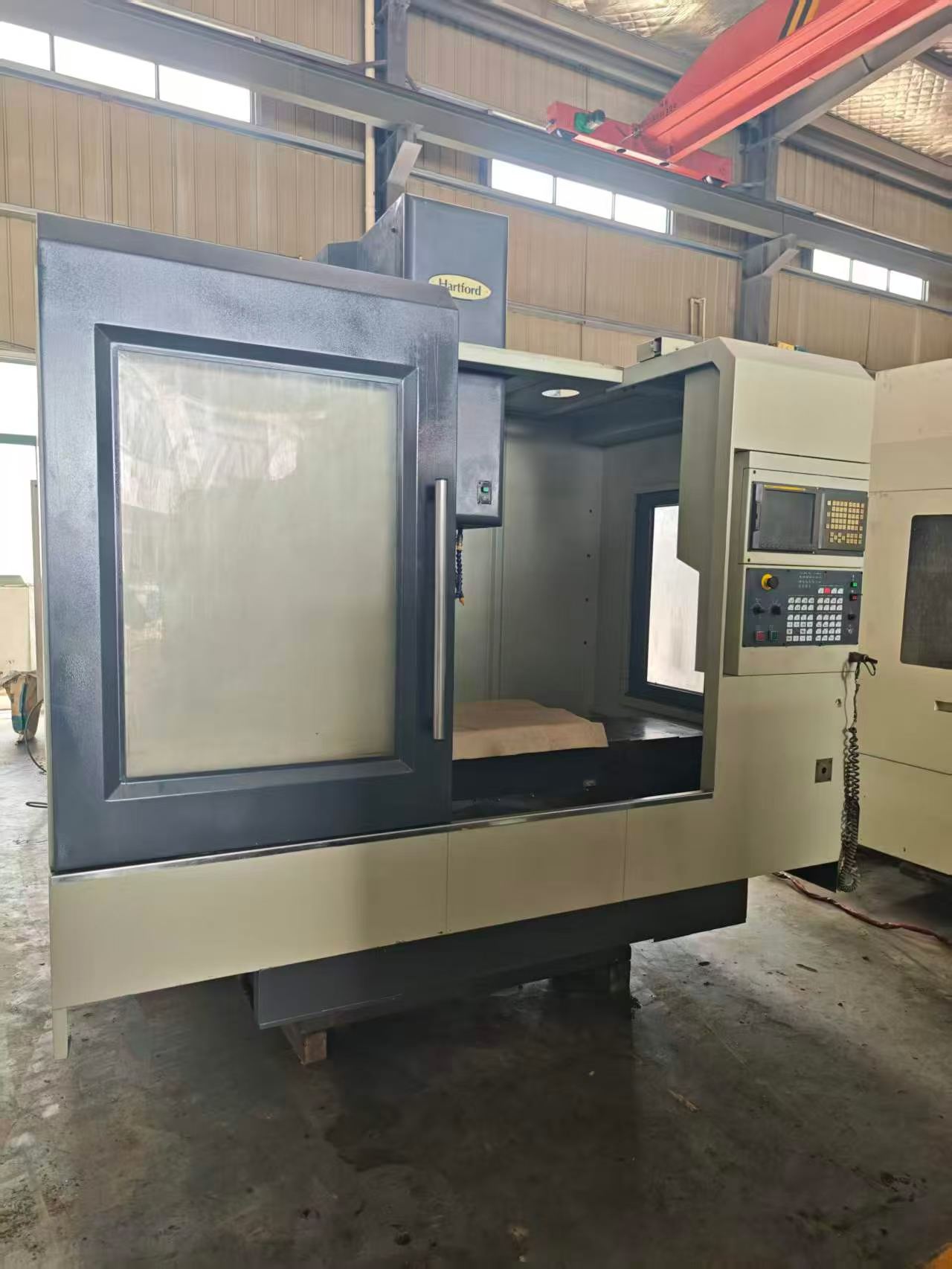 Used She Hong MVP-8 (850) Machining Center with FANUC AI 300 photo 1