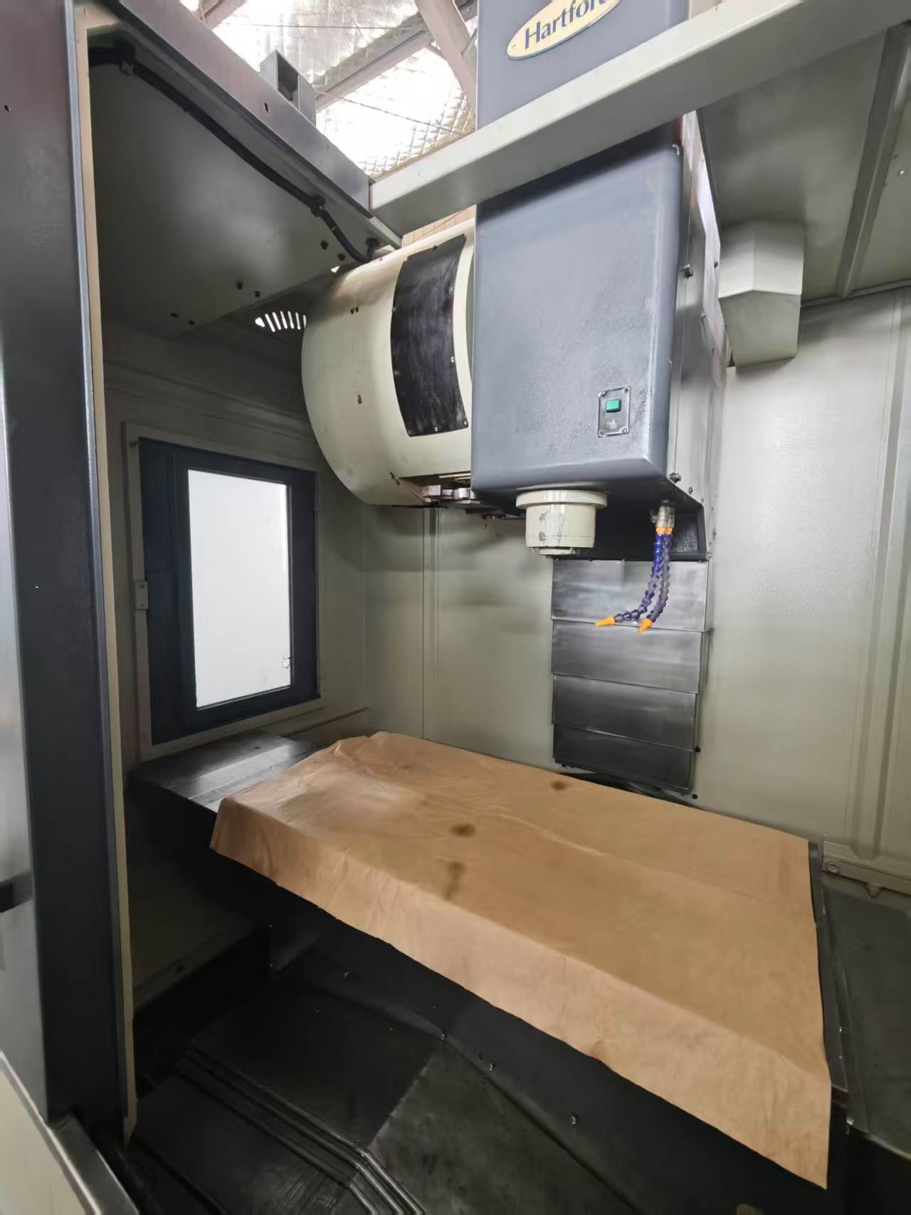 Used She Hong MVP-8 (850) Machining Center with FANUC AI 300 photo 3