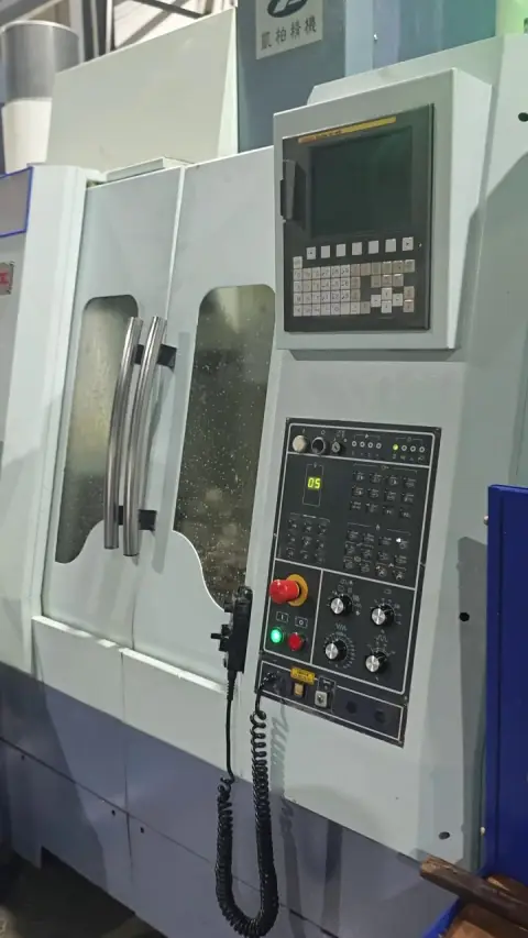 مركز تصنيع CAMPRO 550 مستعمل مع جهاز تحكم FANUC