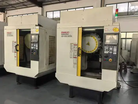 مركز حفر ولولبة FANUC مستعمل مع وحدة تحكم FANUC 31i