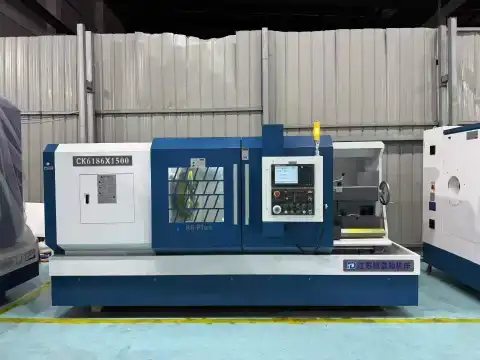 เครื่องกลึง CNC หนัก CK 6186 x 1500 - ของใหม่ในสต็อก