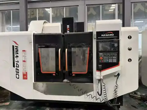 Centro de mecanizado vertical HAMA HMA-1480 usado con Mitsubishi M 80