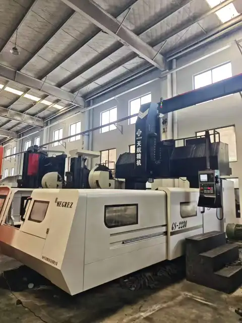 Centro de mecanizado de pórtico CNC Hangzhou Datian GS-3022 usado con Mitsubishi M 80
