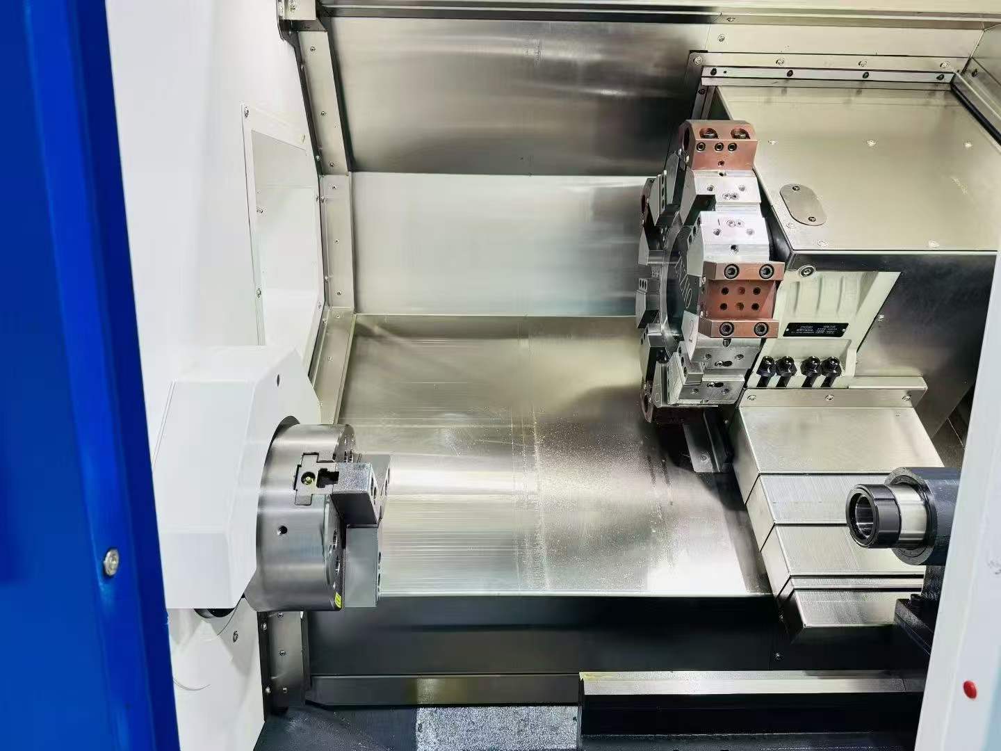 Jiangsu Gledon GD-205 L Slant-Bed CNC Lathe photo 4