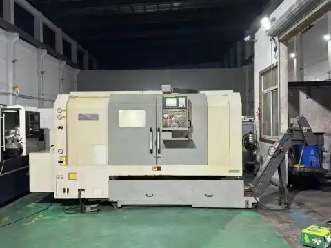 مخرطة CNC مستعملة LITZ T-8 ذات سرير مائل مع FANUC 0i-TD