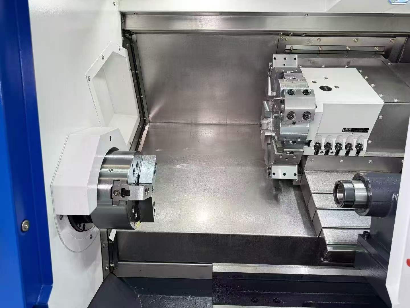 Shanghai Gaoyu GW-2000 S Turret-Type CNC Lathe photo 4