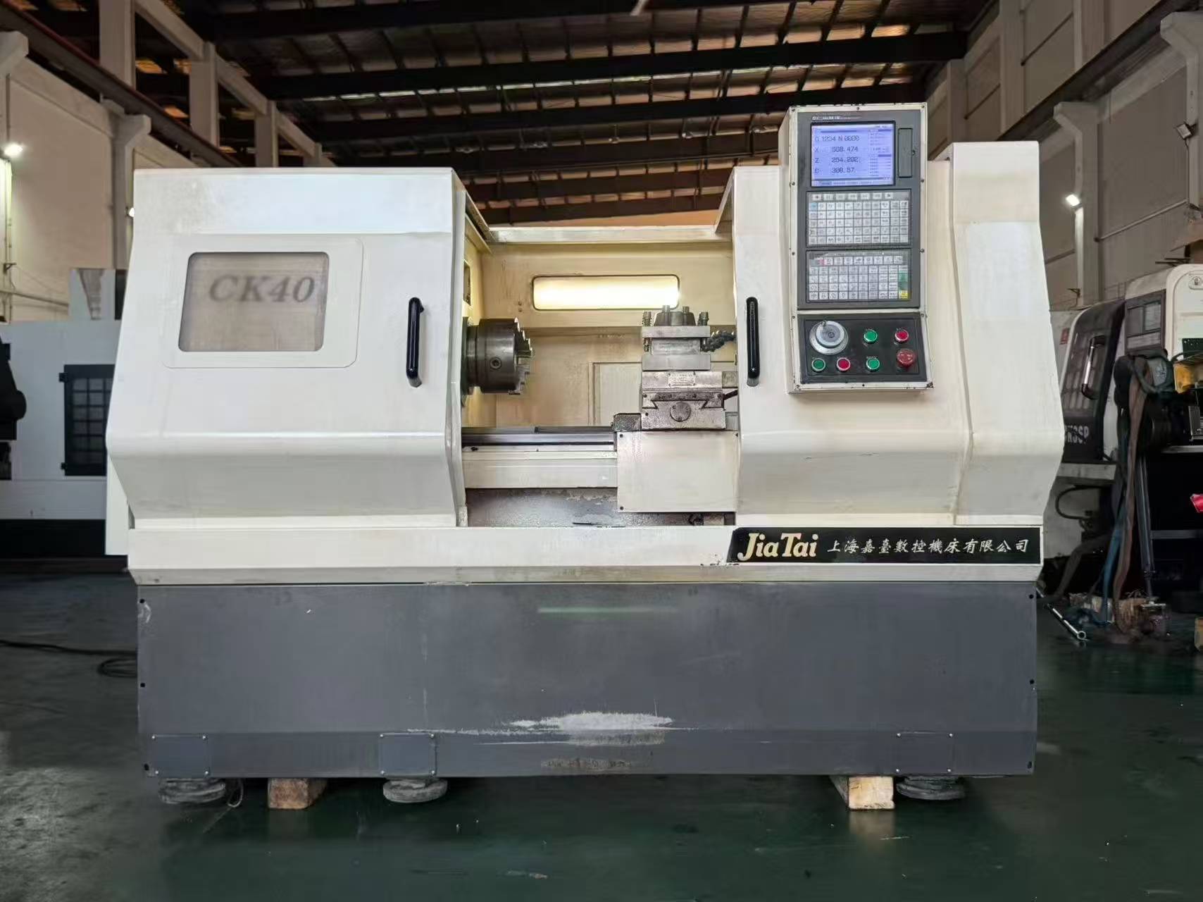 Shanghai Jiatai CK 40/750 CNC Lathe with GSK 980 TDC photo 2