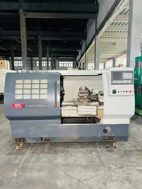 เครื่องกลึง CNC Shenyang 6150 ราคาแฟลชเซล 19,900