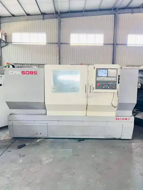 เครื่องกลึง CNC Shenyang Sanming CAK 5085 มือสอง พร้อมระบบควบคุม GSK 980 TDi