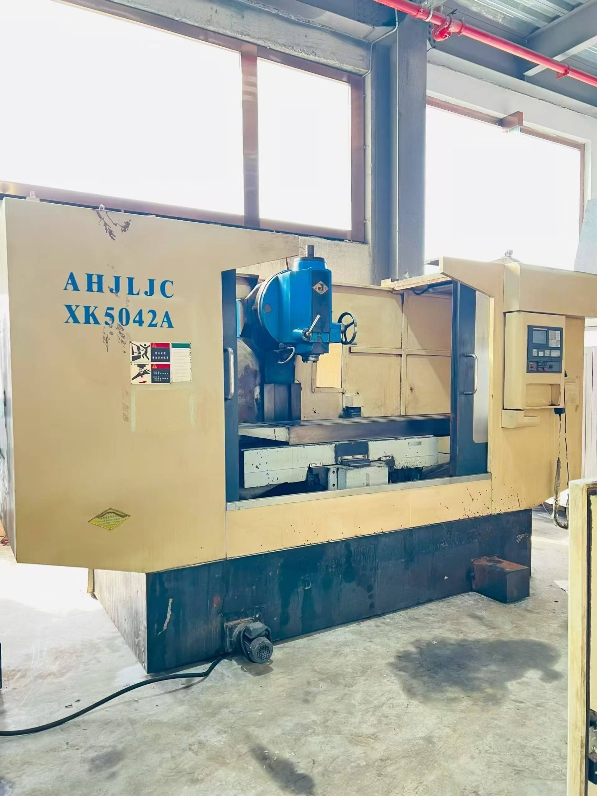 Used Anhui Jingling 5042 CNC Vertical Milling Machine with KND 1000 A