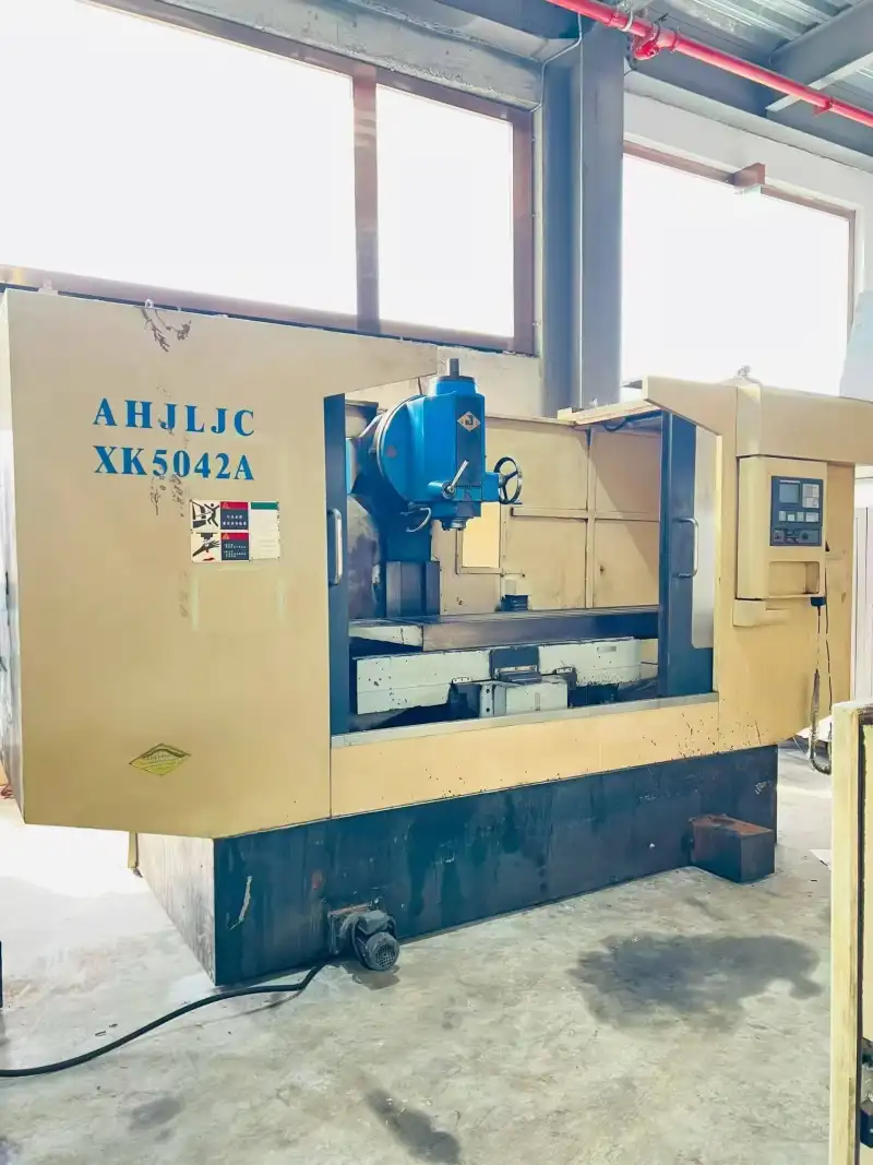 Used Anhui Jingling 5042 CNC Vertical Milling Machine with KND 1000 A photo 1