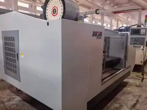 Centro de mecanizado vertical Baoji 1580 usado con control FANUC MD