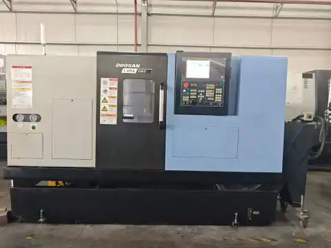 Torno CNC Doosan LYNX 235 usado con control Fanuc