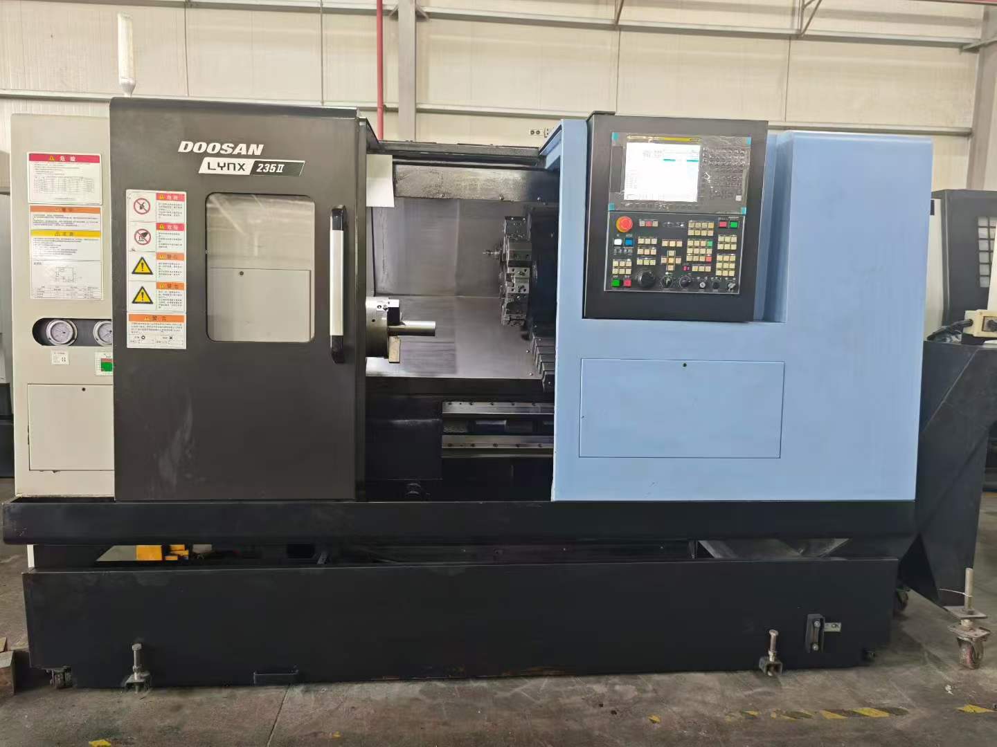 Used Doosan LYNX 235 CNC Lathe with Fanuc Control photo 2