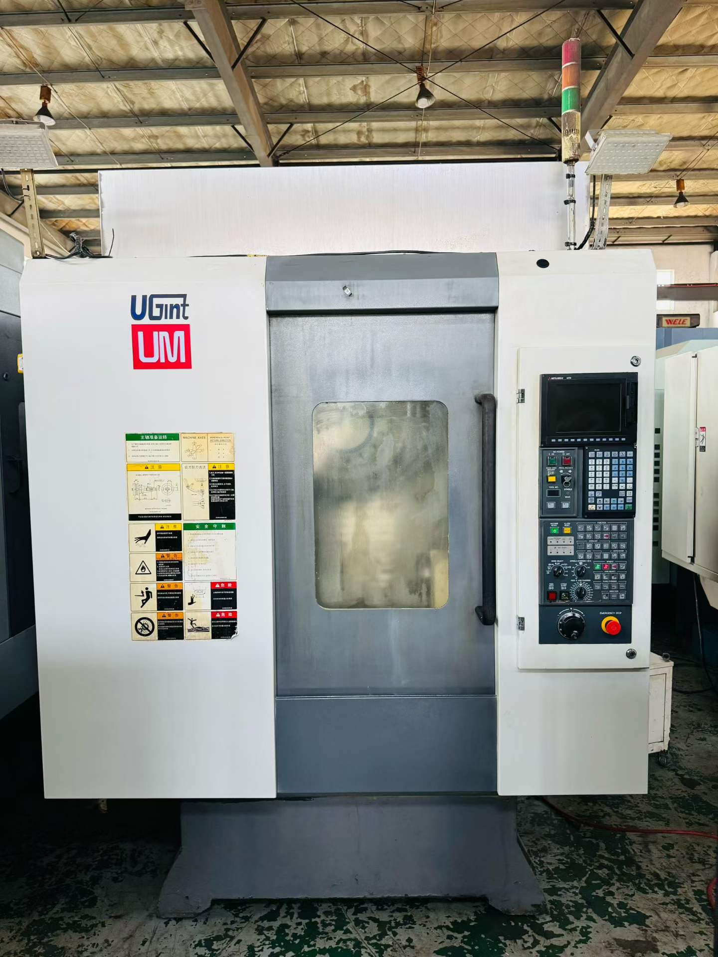 ศูนย์เจาะและต๊าป EUGINTEC UT-380 มือสอง พร้อม Mitsubishi M 70 และแกนที่ 4