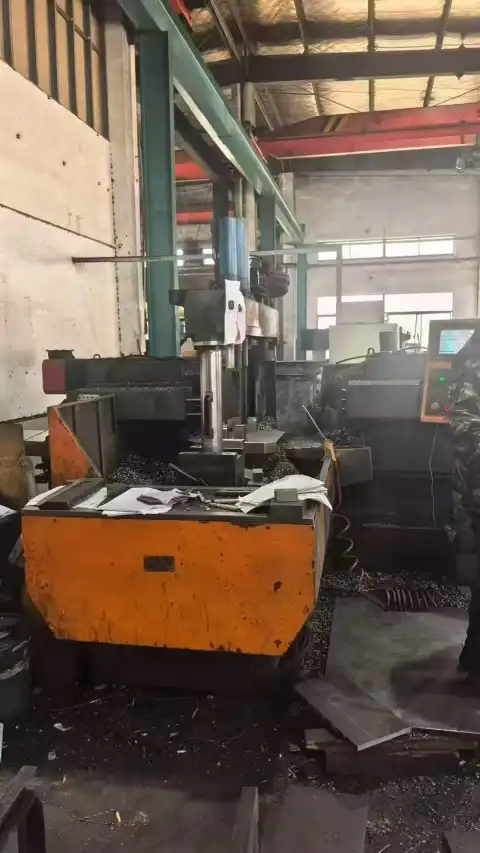 Mesin Milling CNC Kepala Ganda Guda 700 Bekas dengan Mitsubishi E 80