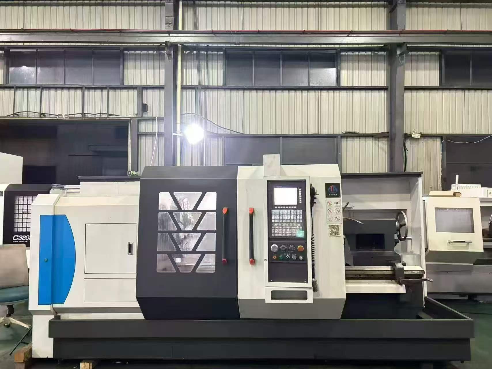เครื่องกลึง CNC งานหนักมือสอง CK 6183/1500
