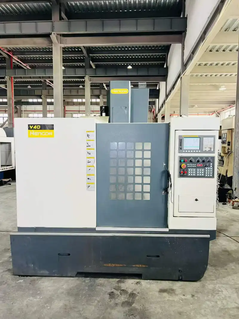 Used Hengda V 40 Vertical Machining Center with Fanuc MD photo 1