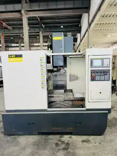 Used Hengda V 40 Vertical Machining Center with Fanuc MD photo 2