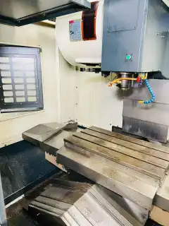 Used Hengda V 40 Vertical Machining Center with Fanuc MD photo 4