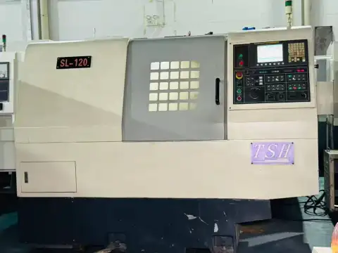 مخرطة CNC هونغتشانغ SL-120 مستعملة مع FANUC 0i-TD