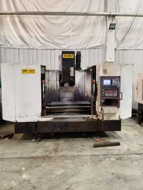 Fresadora CNC Hongjue 1270 usada con control Mitsubishi M70