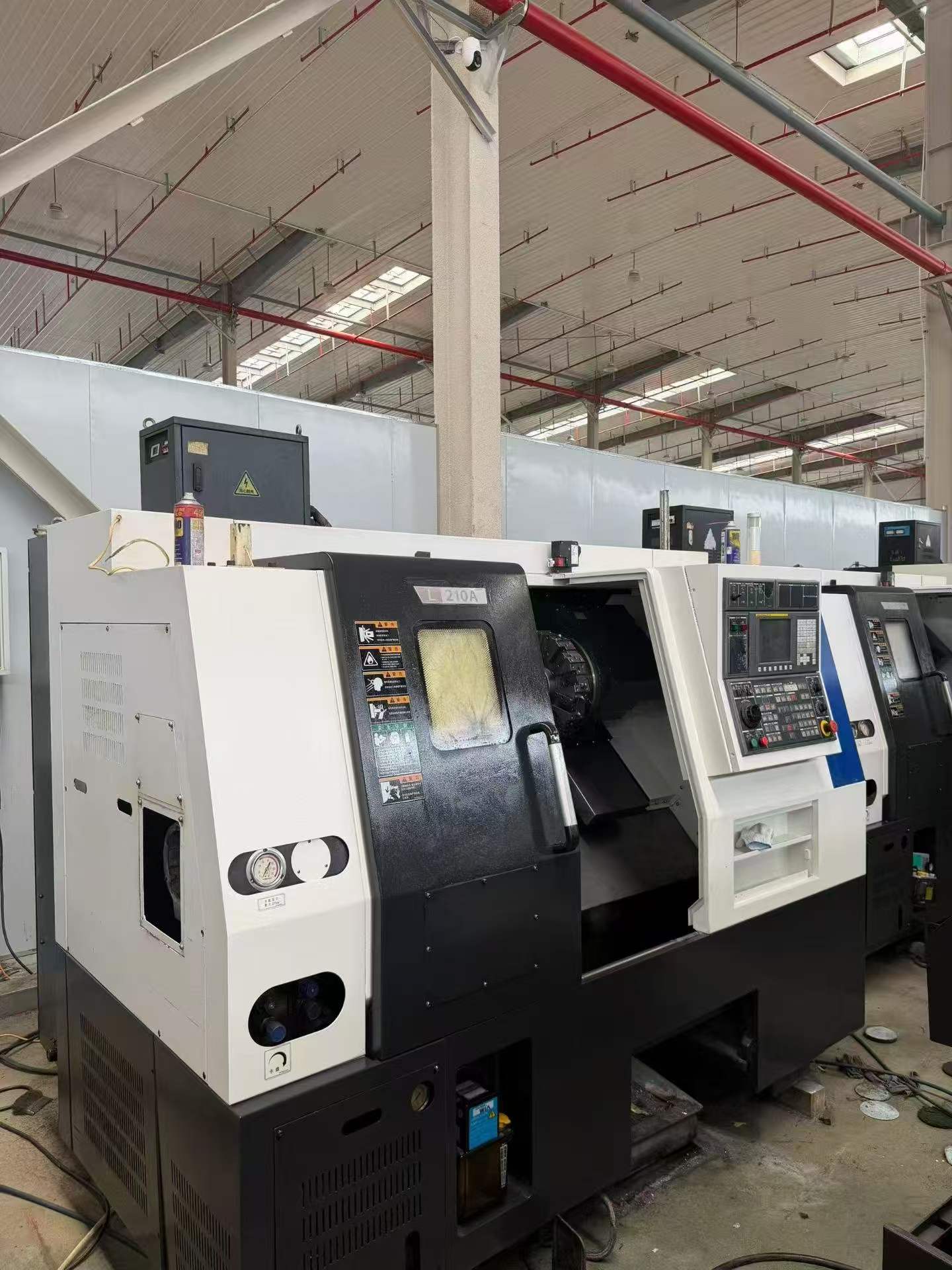 เครื่องกลึง CNC Hyundai WIA L 210 A มือสอง ระบบควบคุม FANUC