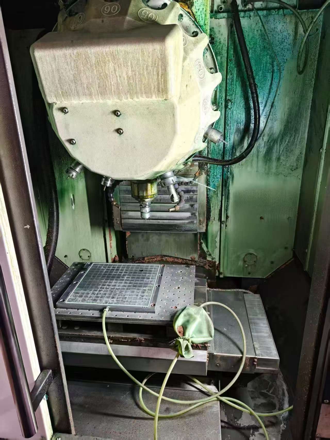 Used Leadwell TV-500 CNC Drilling and Tapping Center with Mitsubishi M 70 Control photo 3
