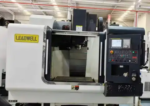 Trung tâm gia công đứng LITZ V-32 i đã qua sử dụng với FANUC 0i-MD