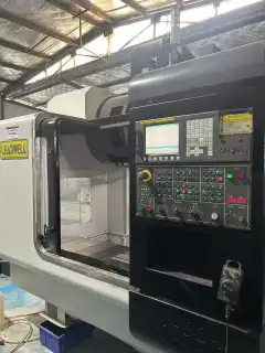Used LITZ V-32 i Vertical Machining Center with Fanuc Oi-MD photo 2