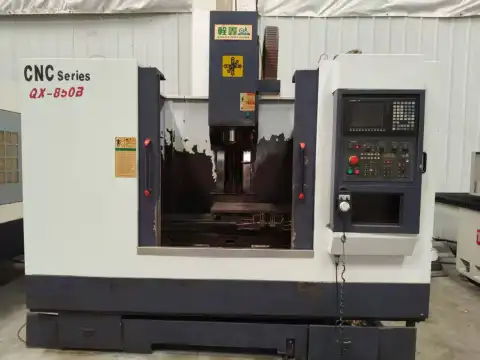 Máquina fresadora CNC Quanxin 850 usada en venta