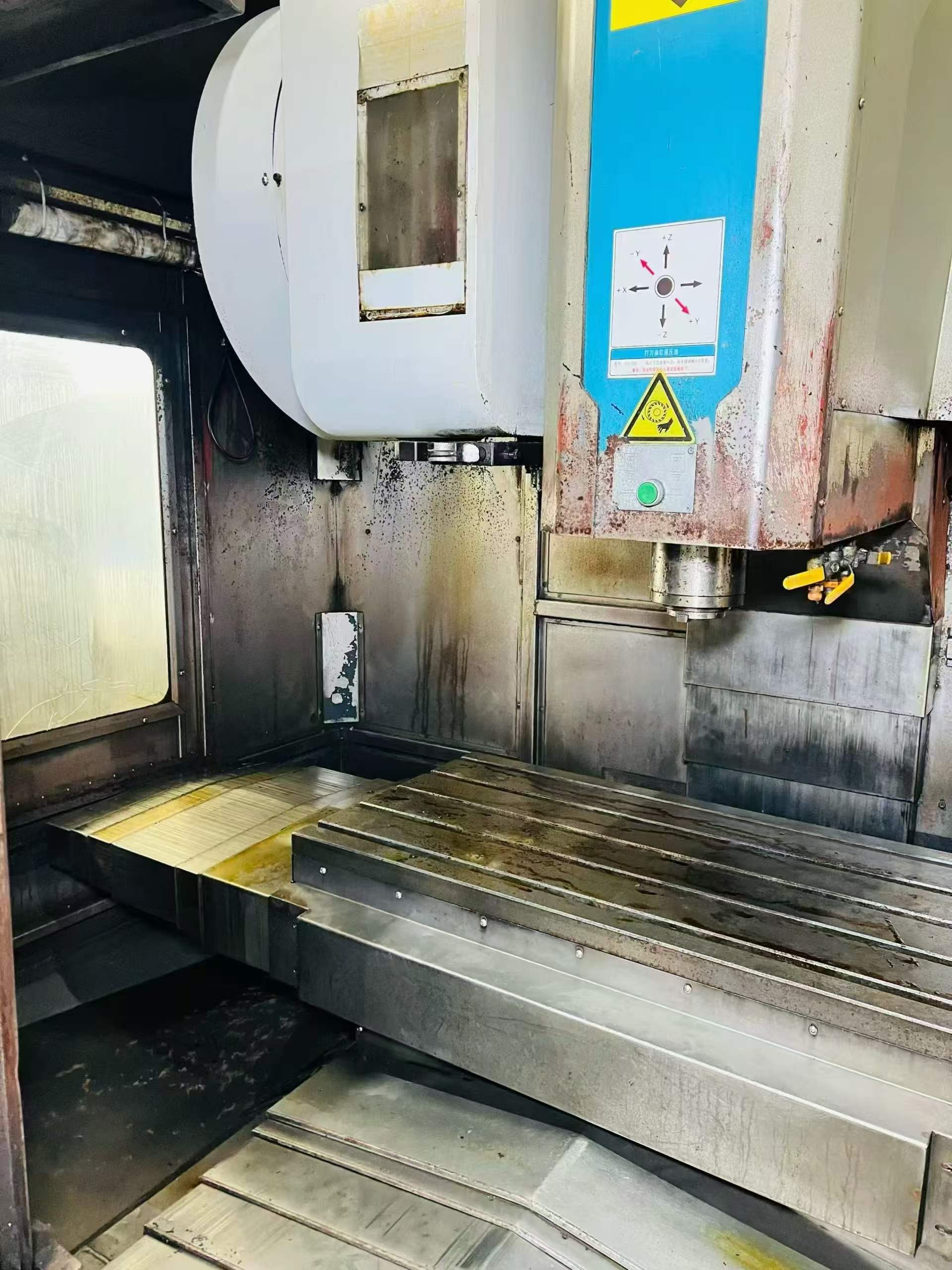 Used Shandong Weida 850 Vertical Machining Center photo 4