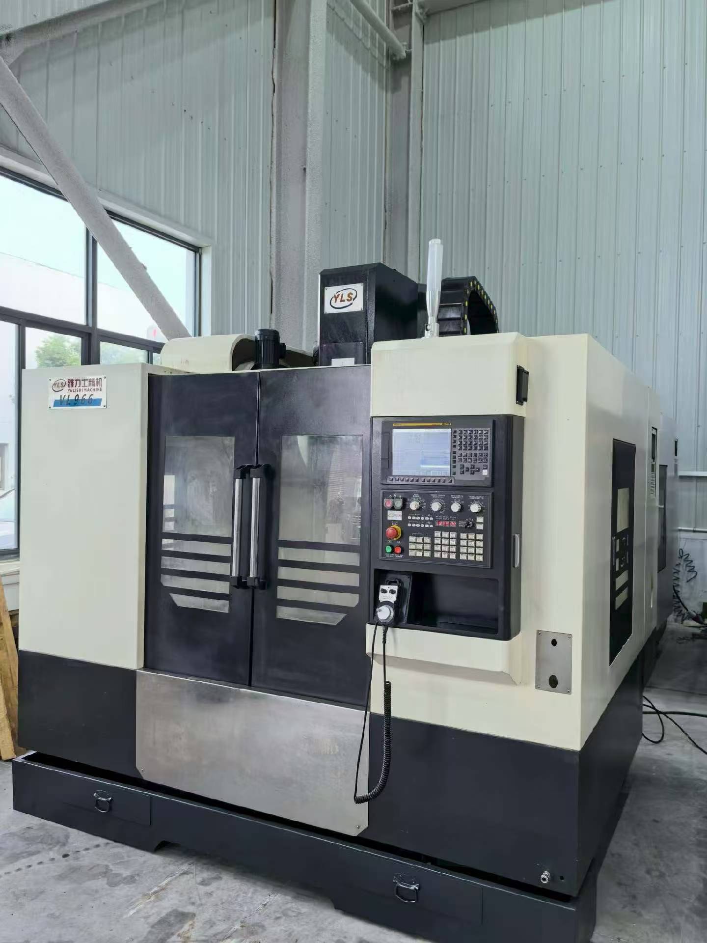 Used Yalishi 966 Vertical Machining Center with Fanuc Control photo 2