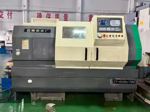 เครื่องกลึง CNC Yunnan K 410/750 มือสองพร้อมหัวจับไฮดรอลิก
