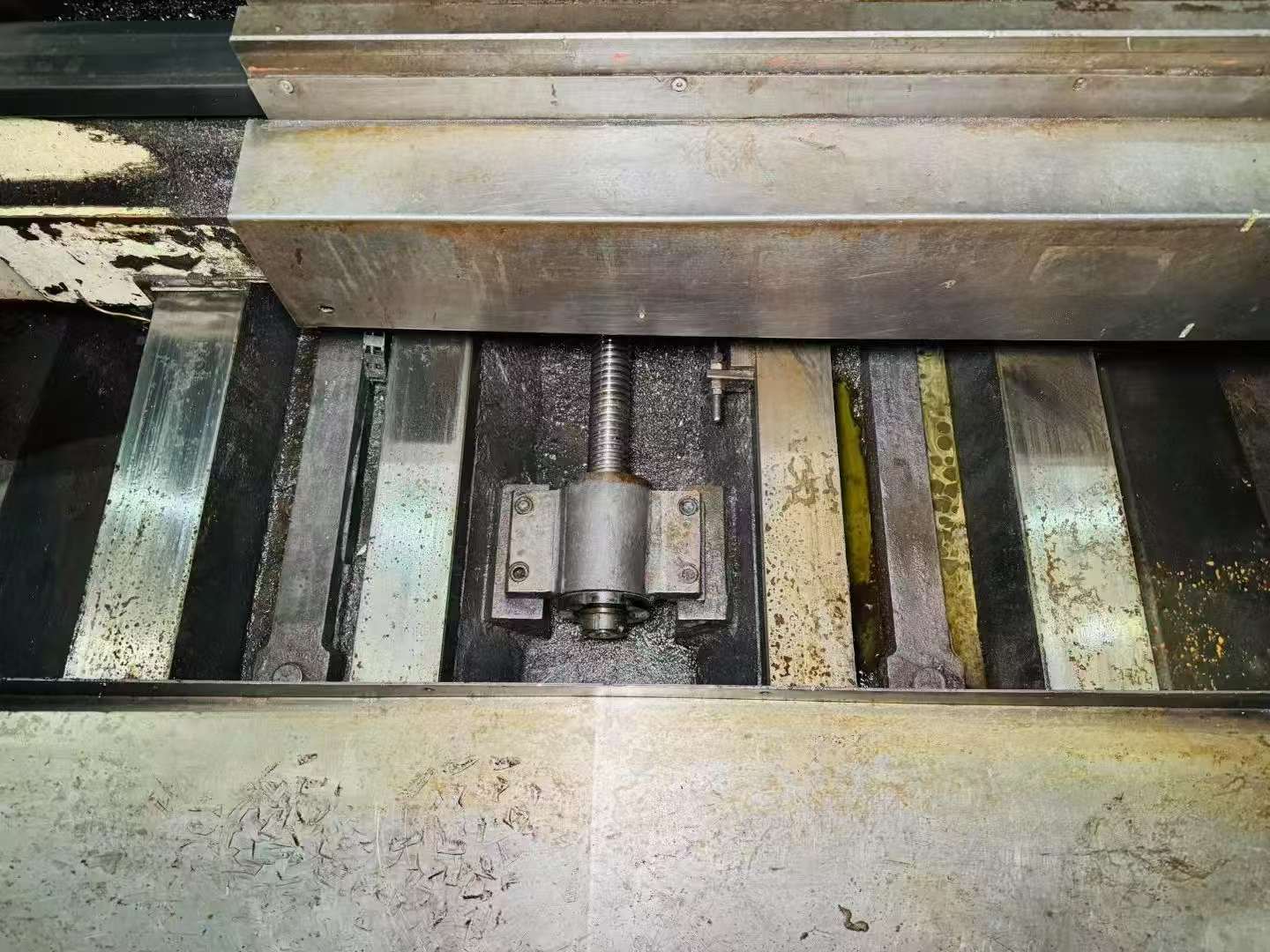 Used Zhiyuan 1270 CNC Milling Machine with Fanuc MF Control photo 4