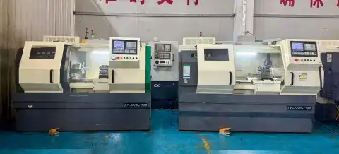 เครื่องกลึง CNC Yunnan K 410 n/750 พร้อมระบบควบคุม GSK 980TDc และหัวจับไฮดรอลิก 8 นิ้ว