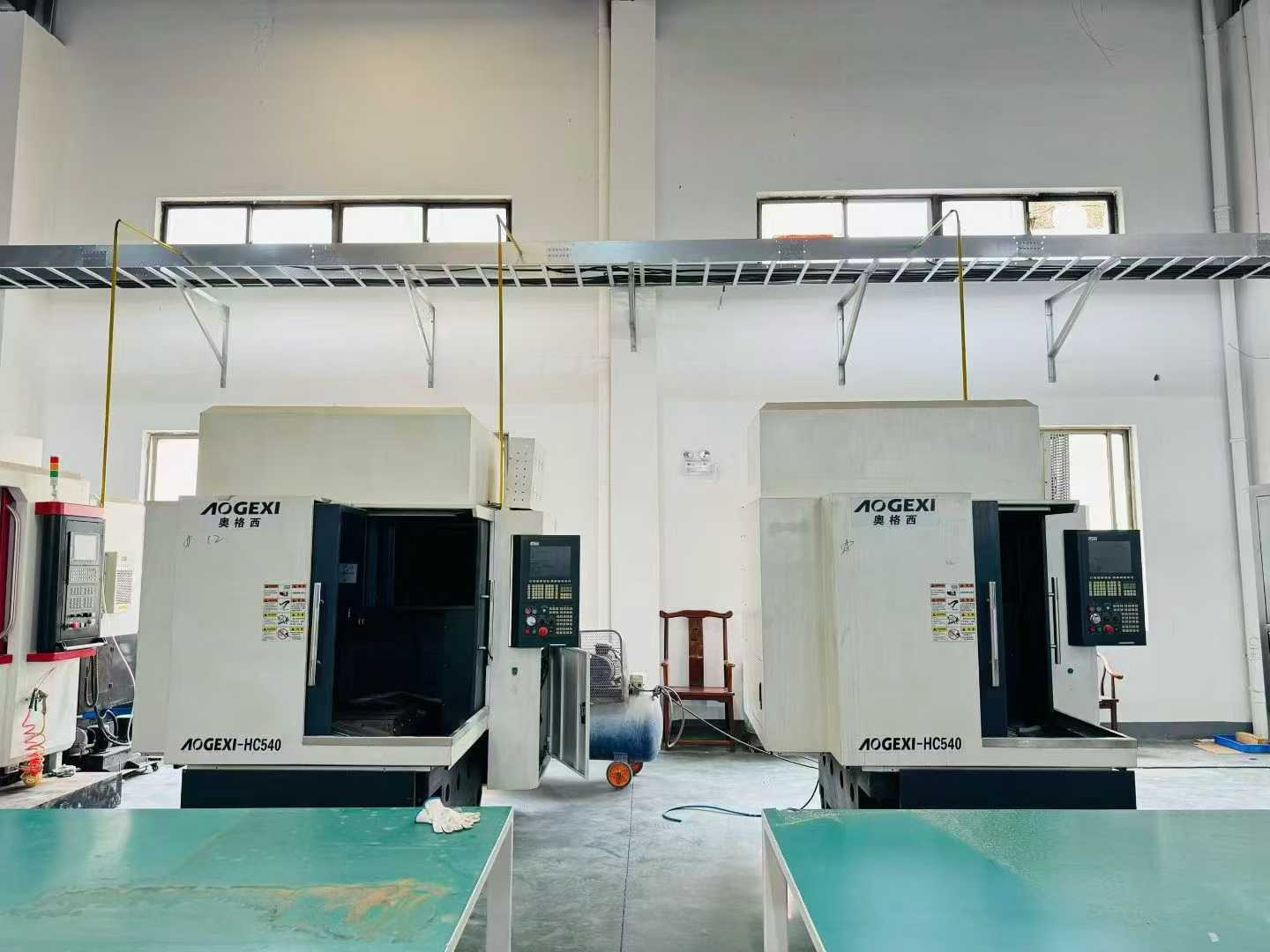 3 Máy Phay Khắc CNC Aogexi 540 Đã Qua Sử Dụng với Trục Chính 24,000 vòng/phút và Ổ Tích Dao ATC 12 Vị Trí